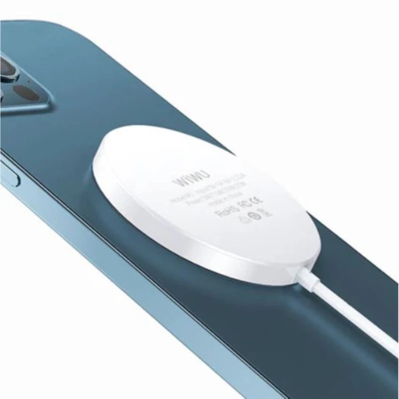 محول WIWU MAGSAFE اللاسلكي العالمي QI المغناطيسي الأبيض بقوة 15 وات